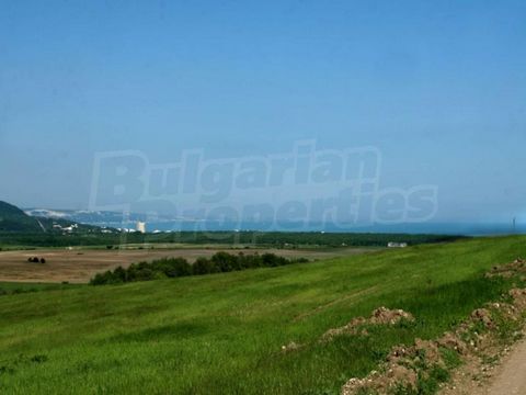 For more information call us at: ... or 052 813 703 and quote the property reference number: Vna 77683. Responsible broker: Kalin Chernev Panoramic plot of land in the village of General Kantardzhievo. They are located 380 meters from the main road, ...