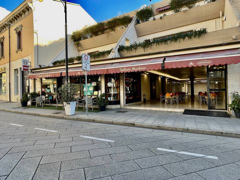 **Unique occasion! Bar business for sale in the heart of Olbia!** **Location:** Olbia - Corso Umberto I If you are looking for a one-of-a-kind deal, this is the opportunity for you! For sale, a bar business that has been well established for decades,...