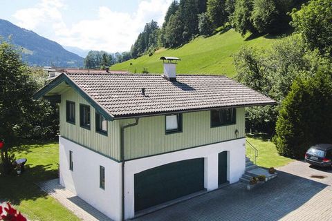 Pequeña casa de vacaciones con un amplio y soleado balcón en el distrito de Mühltal, al pie del Hohe Salve en Kitzbüheler Alpen (700 m sobre el nivel del mar). La casa tiene un césped de 1.300 metros cuadrados con árboles frutales; El columpio, el to...