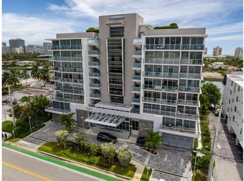 Welcome to this corner 2 bed 2 bath home at Bijou Bay Harbor, a waterfront new development built in 2021. Unit features split floor plan with 9ft floor to ceiling windows with a lot of natural light, Italian designed MiaCucina kitchen, top of the lin...