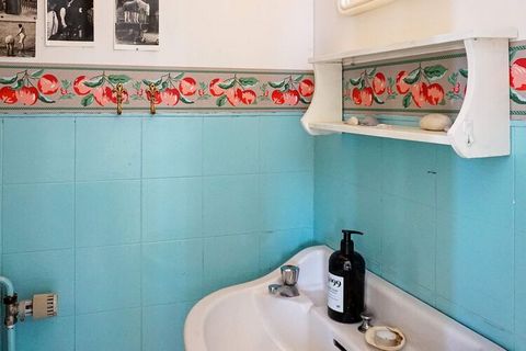 Charming accommodation with a sea view and proximity to several nice baths Here are all the conditions for a wonderful holiday for the whole family. This carefully renovated and charmingly furnished cottage has everything you could wish for in terms ...
