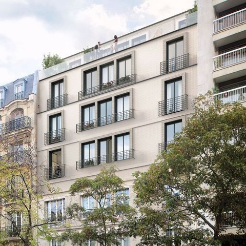 Apartment for sale in Paris 11e Living in the Carré Parmentier means living in a building that has preserved its classic architecture with its porch, its facade and its Parisian elegance, while enjoying modern apartments with unobstructed views. The ...