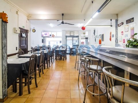 68.000 € - purchase price of the property €150,000 - purchase price of the property with the deal Restaurant in Valadares: Location on the ground floor of a building intended for housing and commerce, in a residential area. Easy car and pedestrian ac...