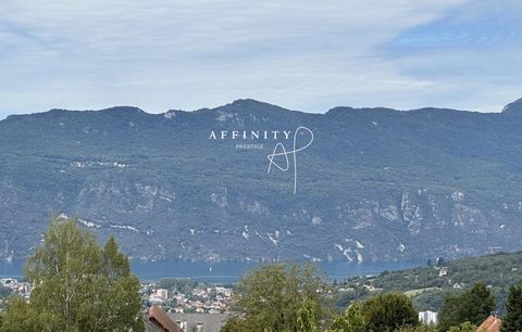 In a quiet, residential setting just 15 minutes from Aix-les-Bains centre and the lake. Building plot of approx. 1,163 sqm with panoramic views of the mountains and Lac du Bourget. Plot free of builders or possibility of recovering the planning permi...
