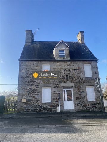 Sole Agency. We offer you this stone townhouse, close to all amenities, in a sought-after area, comprising on the ground floor, an entrance, a kitchen, a living room, a WC, upstairs, a hallway, two bedrooms, one with cupboard, a bathroom with WC. An ...