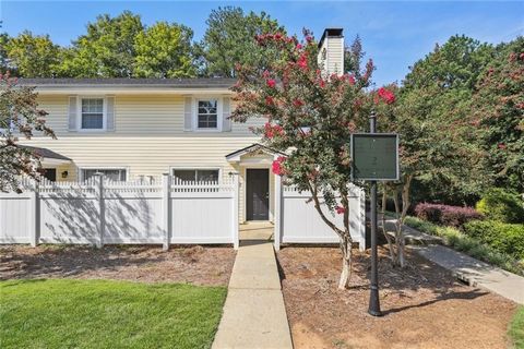 Welcome home to this adorable 2 bedroom / 2.5 bathroom END UNIT condo WITH FIREPLACE in the Bentley Ridge community! Buyers requested and seller delivered - seller just had new floors installed on the main floor and granite countertops! Also featurin...
