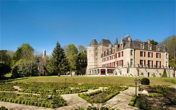 Absolutely exceptional, fully restored 23 bedroom historical and luxurious French Chateau with separate guest house and Chapel, nestling in 7 hectares of beautiful landscaped gardens with expansive pool, equestrian facilities and woodland, while enjo...