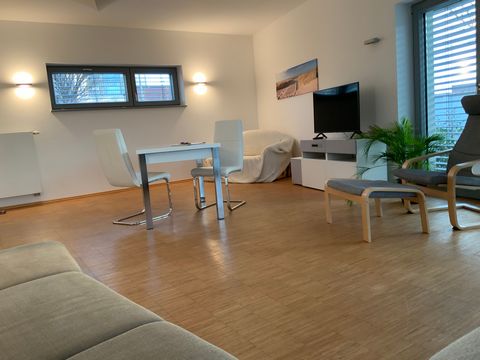 The house is quietly located in the western part of Erlangen with good connections to the city center. You can expect a light-flooded 2.5-room granny apartment in low-energy construction. The apartment has its own terrace, a spacious living room with...