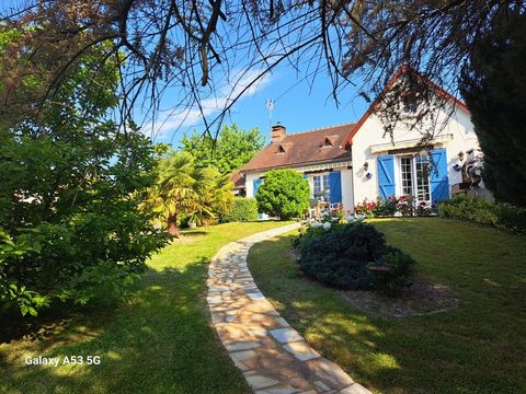 Dpt Sarthe (72), à vendre BESSE SUR BRAYE maison P5 de 116 m² - Terrain de 1 346,00 m²