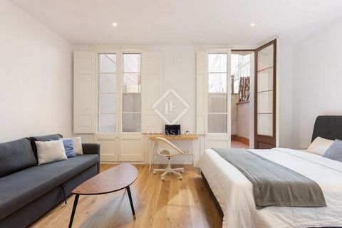 Lucas Fox is offering four completely renovated apartments and one to be renovated in a beautiful modernist-style building in the prestigious Golden Square area of Barcelona's Eixample district. The properties are located within a turn-of-the-century...
