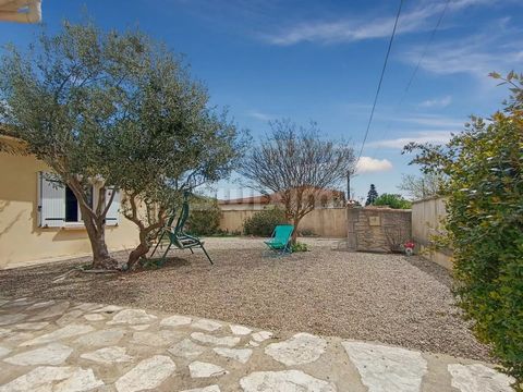 Ref: 2022LD. BOLLENE. To discover, single storey house with garden, in a quiet area and close to amenities. It consists of a kitchen opening onto a terrace, a bright living room, 3 bedrooms with dressing rooms, an office area and a bathroom. Enclosed...