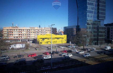 Zapraszamy do zapoznania się z ofertą sprzedaży nieruchomości, która zapewnia niepowtarzalną szansę na posiadanie nie tylko przepięknego budynku, ale również możliwości rozwoju w jednym z najbardziej atrakcyjnych miejsc Gdańska - w centrum Wrzeszcza!...
