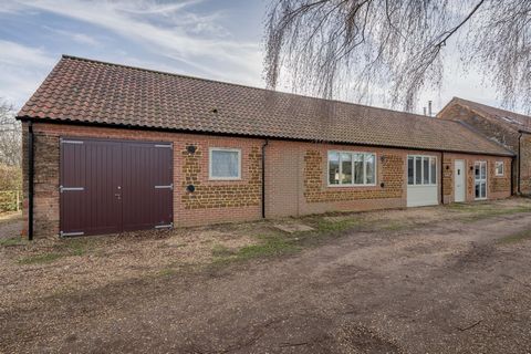 Experience the charm of rural living in this exquisite Four-bedroom Carrstone barn conversion. Revel in the open-plan kitchen and family area which is filled with natural light creating a bright and airy atmosphere perfect for hosting dinner parties ...