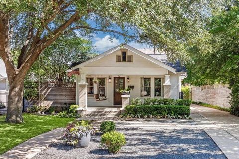 Welcome to 741 E 13th 1/2 Street! Nestled in the heart of the Heights, this meticulously maintained and recently renovated 1920âs home offers the perfect blend of historic charm and modern convenience. As you step inside into an inviting living space...