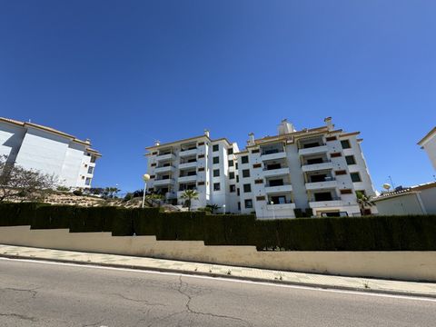This impressive Penthouse Apartment is located on the beautiful Golf Resort of Campoamor. The property offers fantastic panoramic distant sea views of the Mar Menor. With Lift access to the 4th floor you enter the apartment with a lovely open plan lo...
