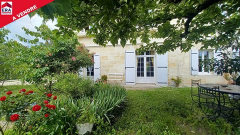 33440 AMBARES CENTRE - FOR SALE Superb stone building 2 minutes from the city centre, 5 bedrooms, on a wooded plot of more than 1500 m² with swimming pool, covered terrace and garage, less than 20 minutes from Bordeaux. COUP DE COEUR...! Stone lovers...