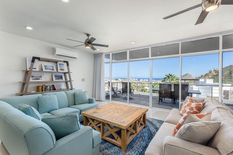 With a privileged location moments away from Cabo San Lucas Downtown. Restaurants convenient stores hiking trails and more all within walking distance. This condo is on the 3rd floor and it has forever views to the bay of Cabo San Lucas and the city....