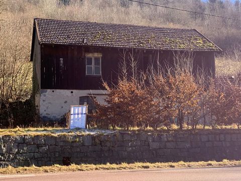 VOSGES - 88310 CORNIMONT - 62,000 Euros - EXCLUSIVE - TO BE SOLD 125 sqm barn built on 1,425 sqm of land in the UA PLU Zone with a renovation permit cleared of any administrative appeal. On the ground floor 55 sqm, on the 1st floor 71 sqm. Total floo...