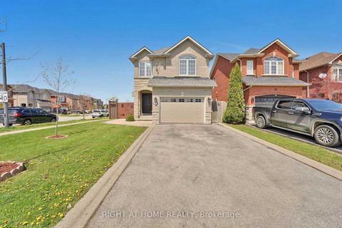 Spacious & versatile detached 4+ 1 generously sized bedrooms, 4 bathroom home.The best part? It's been loved and well cared for 20 + years by current owners. Make this your home for decades to come. The perfect corner lot is ready for you! Stepping i...