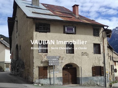 VALLÉE DE LA CLARÉE - TE RENOVEREN LANDHUIS Gelegen aan de ingang van de prachtige Clarée-vallei, in de gemeente Val-Des-Prés 'La Vachette', op enkele minuten van Briançon, kom en ontdek dit uitgestrekte landhuis. Samengesteld op de begane grond van ...