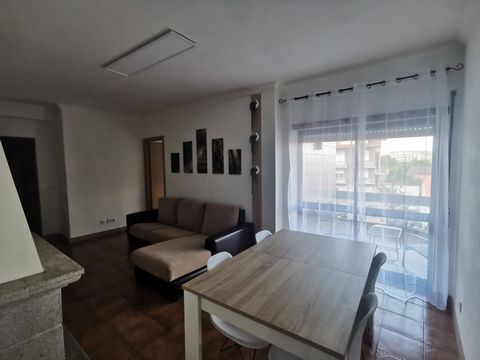 1 Bedroom with double bed, with private bathroom. 2 bedrooms with double bed, 1 bedroom with single bed. living room with terrace Kitchen with balcony Fully equipped house. Expenses included. Free and exclusive parking for the building. House well lo...