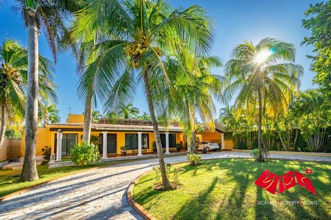 This well-kept property arouses absolute enthusiasm in anyone interested in real estate due to its extensive equipment, its large lot, and its location in one of the most sought-after residential areas in Mérida's north. Especially the unique leisure...
