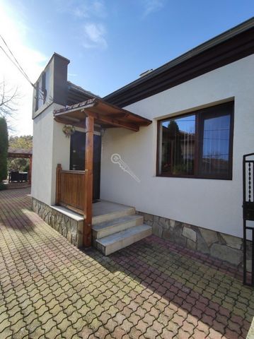 Imoti Tarnovgrad offers you a one-storey renovated house with a yard located in the center of the town of Elena. The town is located 30 km from Veliko Tarnovo. The property is after major renovation - roof, gutters, flooring, walls, ceilings, interna...