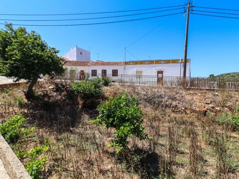 Deal Homes presents, Building lot located in the village of Barão de São Miguel. This lot with total area of 168m2, allows you to build a house up to 50m2 and is ideal for residing or monetize. Check your visit now! Energie Categorie: Gratis #ref:DH2...