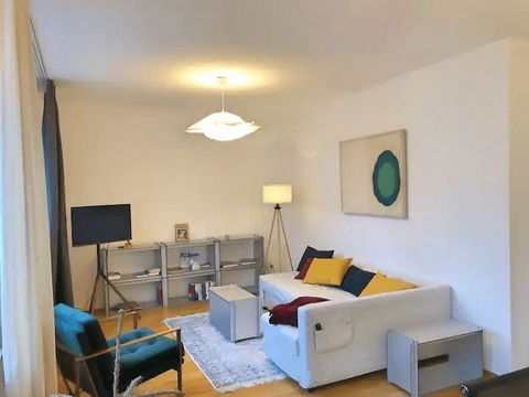 Central apartment at Cologne Heumarkt! Old town & shopping street and museums in 3 min. walking distance. Cathedral, main station & fair easily accessible. Restaurants, supermarkets in the immediate vicinity. 1 bedroom, fully equipped kitchen, bathro...