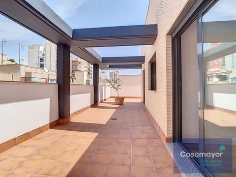 Casamayor presents you this exclusive 3-bedroom penthouse in the center of the city of Alicante, with a large terrace of almost 100 m2, with the three best orientations that provide it with spectacular views that will captivate your senses of the two...