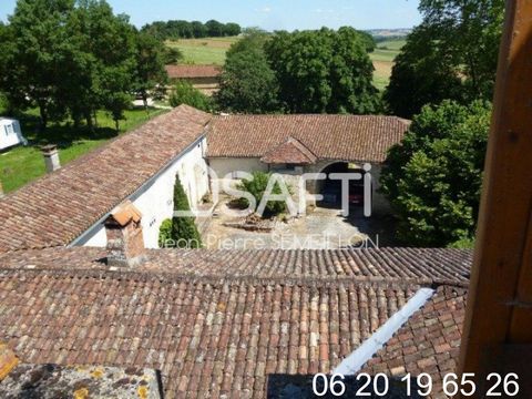 Near Agen, with quick access to the A62 motorway and just 15 minutes from the airport, come and discover this splendid property built in 1648. Offering a breathtaking view of the Pyrenees, it is nestled in a quiet area, in the heart an 11 hectare woo...