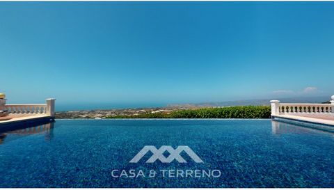 Te koop een adembenemende villa in het pittoreske Algarrobo, die aan al uw wensen en verwachtingen van een luxe woning voldoet. Deze fantastische woning valt op door zijn ongeëvenaarde uitzicht op zee en beschikt over een infinity pool die naadloos o...
