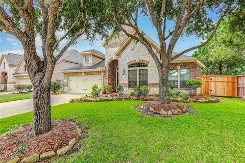 Welcome to this exquisite one-story Trendmaker home located on a corner lot in the highly sought-after master planned community of Cross Creek Ranch. This home features wood flooring in the main areas, a dedicated study/office, a gourmet island kitch...