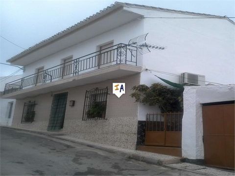 Esta espaciosa casa adosada de 6 dormitorios en una generosa parcela urbana de 209m2 está situada en La Rábita, a poca distancia en coche de la histórica ciudad de Alcalá la Real, en el sur de la provincia de Jaén, en Andalucía, España. Una vez reali...