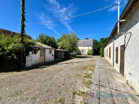 Je suis ravi de vous présenter cette grande propriété pleine de potentiel, sur un terrain clos et arboré de 3000 m², dans un village proche dIssoudun et de Vatan. La première maison, d'une superficie de 101 m², est équipée d'un chauffage électrique e...