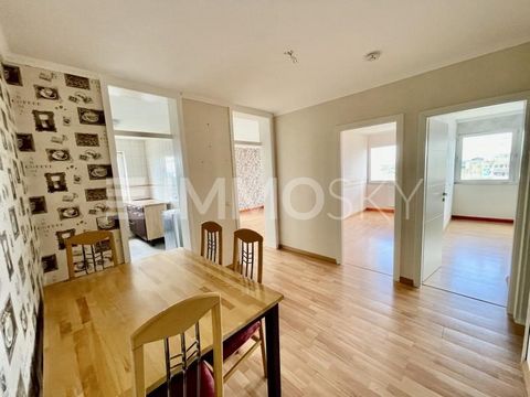 +++ Please understand that we will only answer inquiries with COMPLETE personal information (complete address, phone number and e-mail)! +++ For sale is an attractive 3-room apartment, which convinces with its excellent layout. This 72 m² apartment i...
