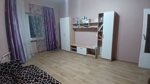 # 11881 (228) Продается просторная однокомнатная квартира в г. Электрогрск, ул. Кржижановская, д.30. Квартира улучшенной планировки расположена на четвертом этаже пятиэтажного кирпичного элитного дома. Большая комната площадью 21 кв.м., просторная ку...