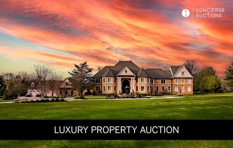 LEILÃO DE IMÓVEIS DE LUXO: LANCE DE 1 A 14 DE MAIO. Listado por US$ 5,995 milhões. Lances iniciais esperados entre US$ 1,75 milhão e US$ 3,75 milhões. Ivy Manor redefine a vida em propriedades de luxo com design sofisticado e comodidades incomparávei...