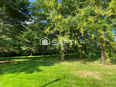 Joli terrain constructible de 787m2 - Commune prisée