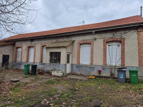 LOCAL COMMERCIAL AVEC PETIT EXTERIEUR