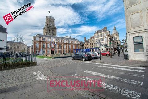 En EXCLUSIVITÉ By Fred, venez vite découvrir ce très joli duplex situé en plein centre de la ville fortifiée de Boulogne-sur-Mer, dans un quartier qui est le centre historique de la ville, fondé au Moyen Âge. Son architecture historique et ses monume...