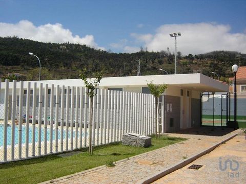 Situada na localidade de Casais, no concelho de Monchique, esta moradia é perfeita para quem procura tranquilidade e contacto direto com a natureza. Envolvida pela paisagem da Serra de Monchique. No rés do chão, encontra-se uma ampla sala de 30 m2, e...