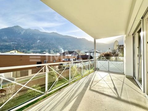 Attractive location with optimal transport connections and high recreational value! This cozy apartment on the 1st floor (without elevator) offers a wonderful view of the surrounding mountain landscape from the spacious terrace. The well thought-out ...