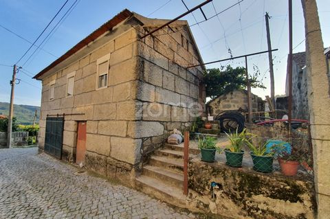 Property ID: ZMPT542101 Property description: House of 2 floors to rehabilitate in Chavães, Ovil, Baião. Location and surroundings: Location in Rua de Chavães, Ovil, Baião, Porto. In the surroundings there is a offer of services (cafes, bakeries, pha...