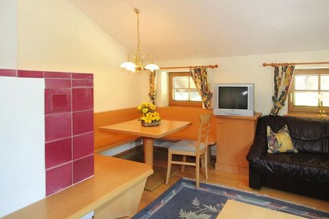 Modern flair in historic walls: Cozy and spacious apartment with two cozy tiled stoves and sauna, near the Wilder Kaiser-Brixental ski area, in the Mühltal district (700 m above sea level). The XXL apartment is located in the landlord's 350-year-old ...