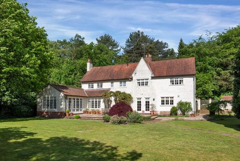 A truly stunning detached character property situated on Blidworth Waye, a desirable and well-regarded address on the Papplewick borders. RAVENSHEAD LODGE Ravenshead Lodge comes to the market for the first time in over 50 years and offers prospective...