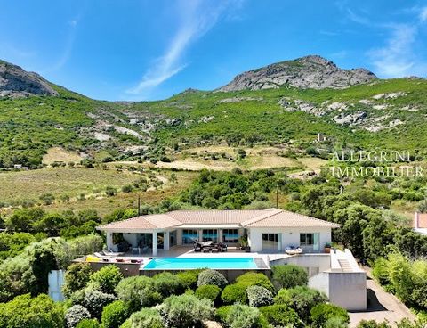 Ideally located in Calvi, on the heights of the city in a calm and green environment, very beautiful villa with original architecture. Perched between the sea and the mountains, the property offers a spectacular panoramic view of the sea and the moun...