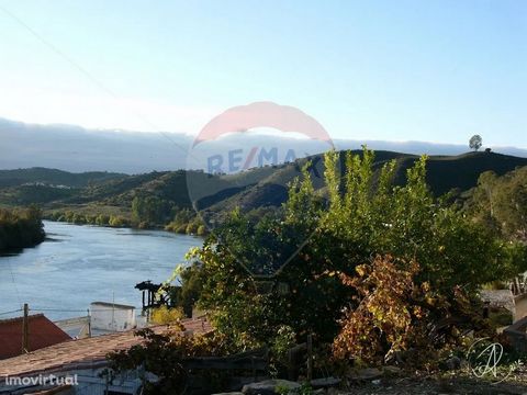 Ruin located in Pomarão, with a wonderful view over the Guadiana River. Build your home, and have the pleasure of always being in contact with the beautiful nature. Suitable for water sports aficionados.