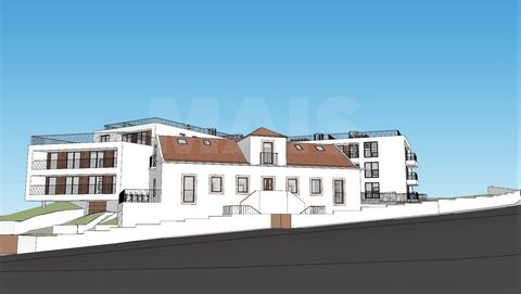 House with 2.955 m2 of land overlooking the sea in Nazaré and with approved project for 2 residential buildings with swimming pool. The Project of 2 buildings with 17 Fractions in totality, consists of: Building 1 - 1,945.25 m² of gross construction ...