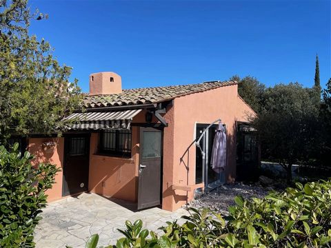 CHARMING HOUSE TO RENOVATE Pretty little house to renovate of approximately 60 m² with a garden of 65 m². Living room with kitchen and dining room, two bedrooms, shower room/WC, Mezzanine. Pretty garden with trees and a terrace. Closed domain with sw...